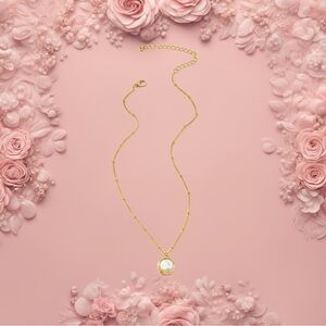 Des’on Women’s Margaret Pearl & Gold Chain Pendant